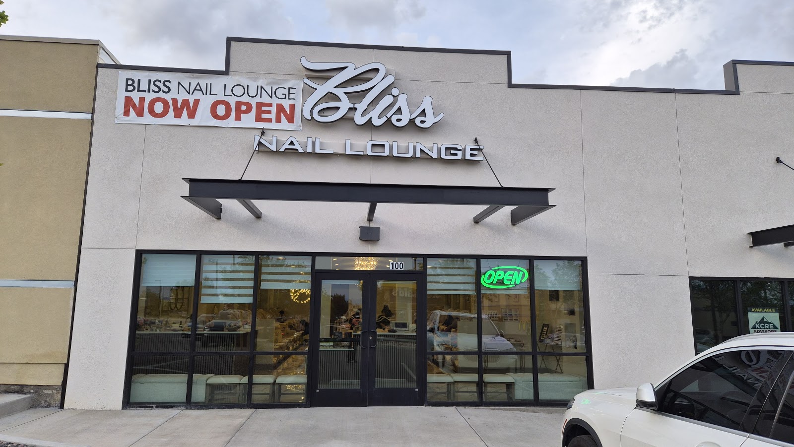 Bliss Nail Lounge - Fountain logo