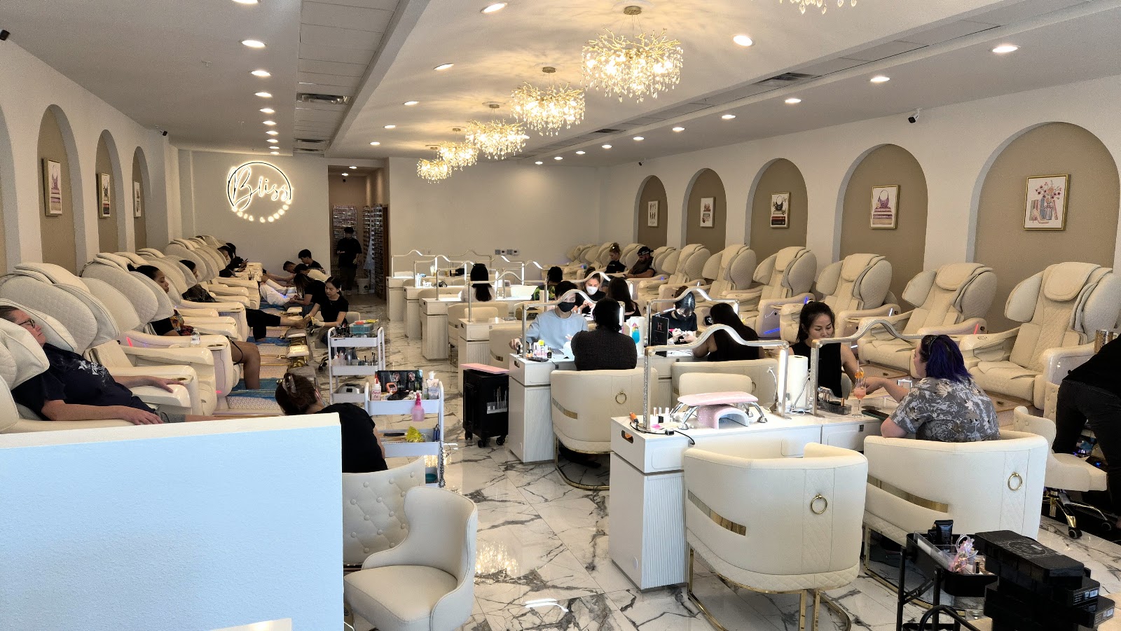 Bliss Nail Lounge - Fountain nail photo 1